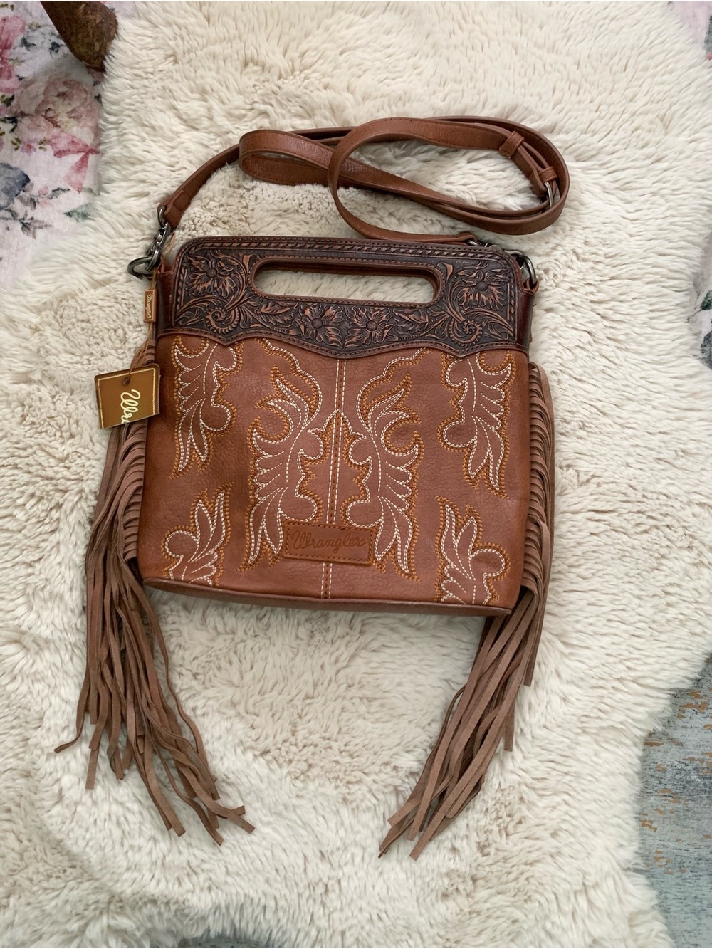 🌵NWT Wrangler Tooled Fringe Western Crossbody Bag Purse🌵 - Picture 2 of 9